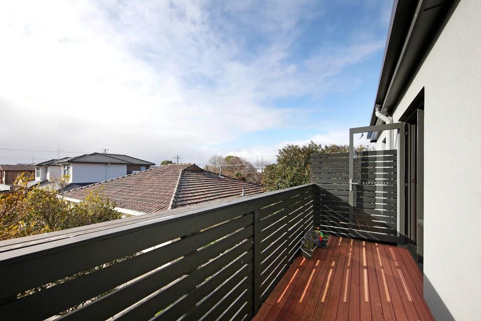5 / 7 Burns Avenue, Clayton South