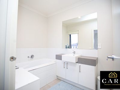 18 Meranti Close, Narre Warren