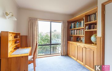 2 McNamara, Pakenham