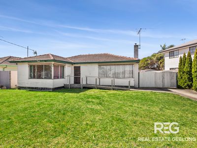 11 Carinya Avenue, Newcomb