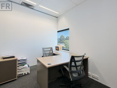 12W/817 Beeliar Drive, Cockburn Central