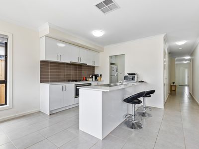 65 Stanmore Crescent, Wyndham Vale