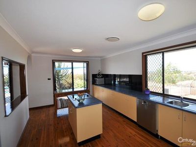 8L Pine Hill Drive, Dubbo