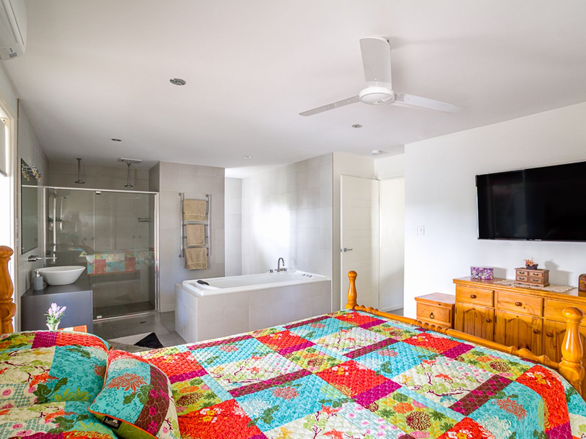 679 Boat Harbour Drive, Urangan
