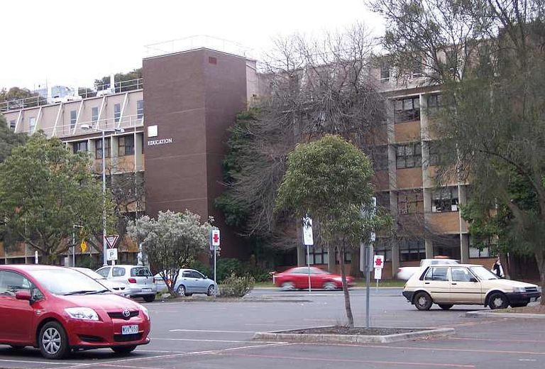 13 Murdo Road, Clayton