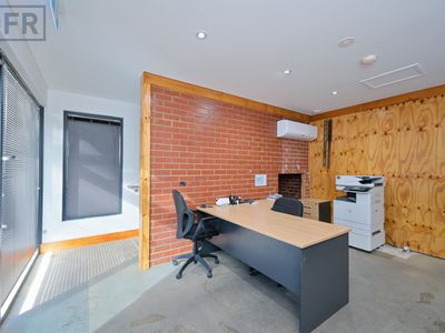 1 / 27 Mordaunt Circuit, Canning Vale