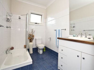 17 Willow Avenue, Glen Waverley