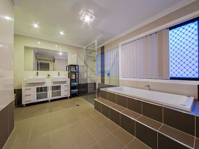 8 Foxwood Circuit, Wakerley