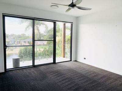 1 / 39 Holland Court, Broadbeach Waters