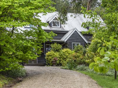 24 Blanche Parade, Mount Macedon
