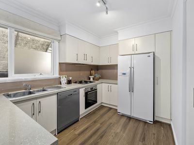 1 / 724 Hawthorn Road, Brighton East