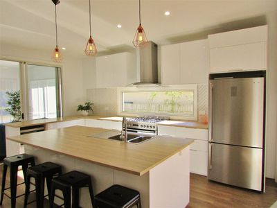 6 Boeing Avenue, Lake Conjola