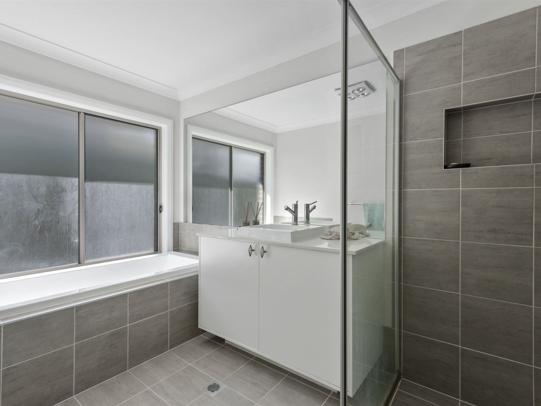 14 Amaroo Drive, Narrawallee