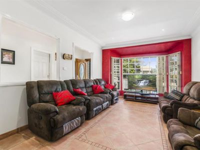 112 The Avenue, Mount Saint Thomas