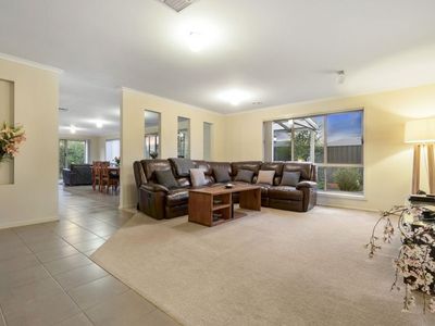 30 Clearwater Rise Parade, Truganina