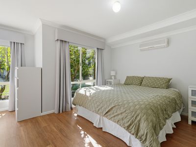 11 Estcourt Road, Redcliffe