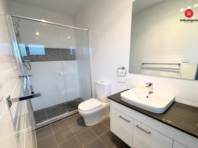 18 Willunga Street, Gledswood Hills