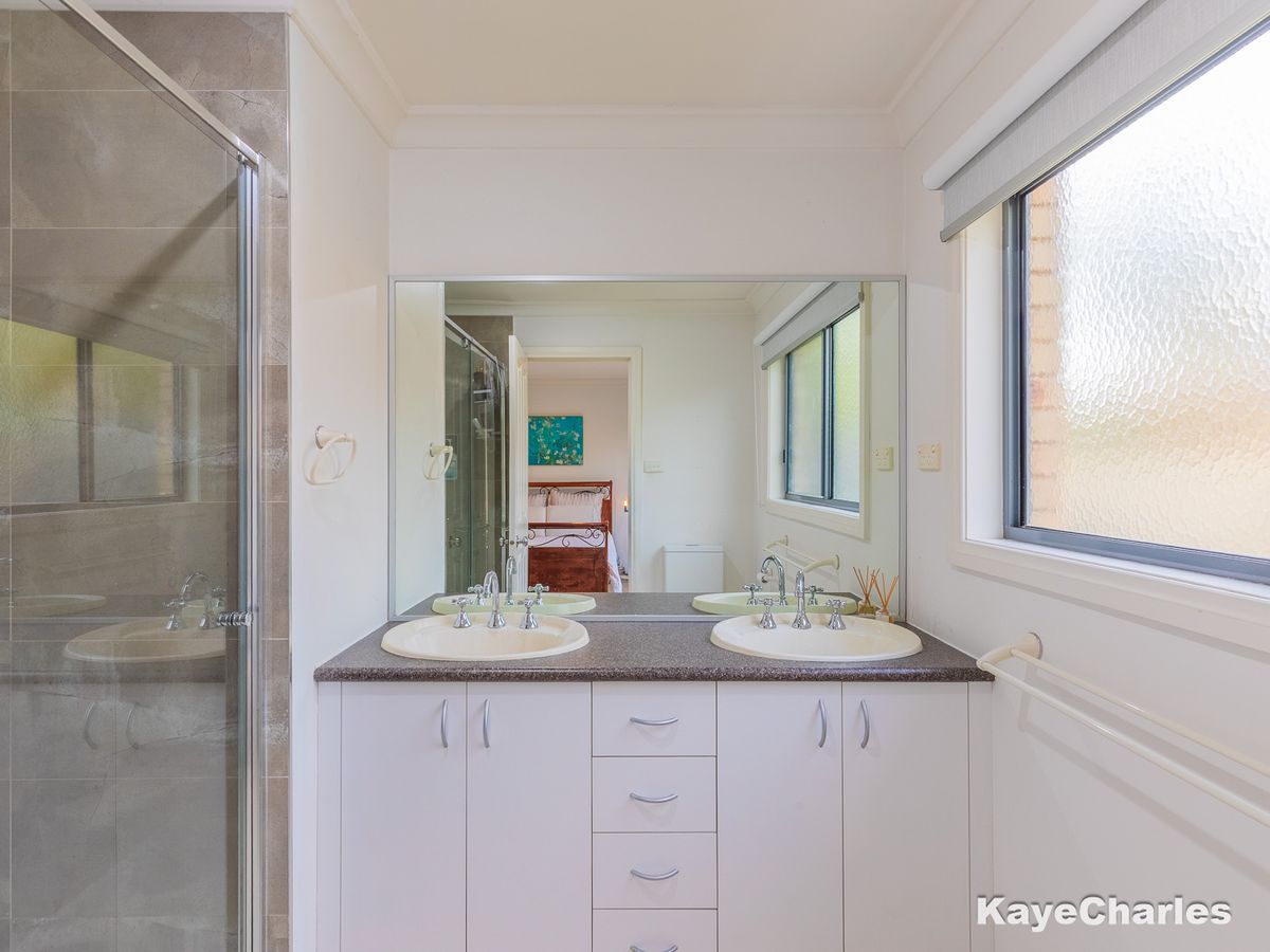 7 Castle Court, Beaconsfield