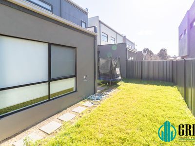 5 Regatta Drive, Craigieburn