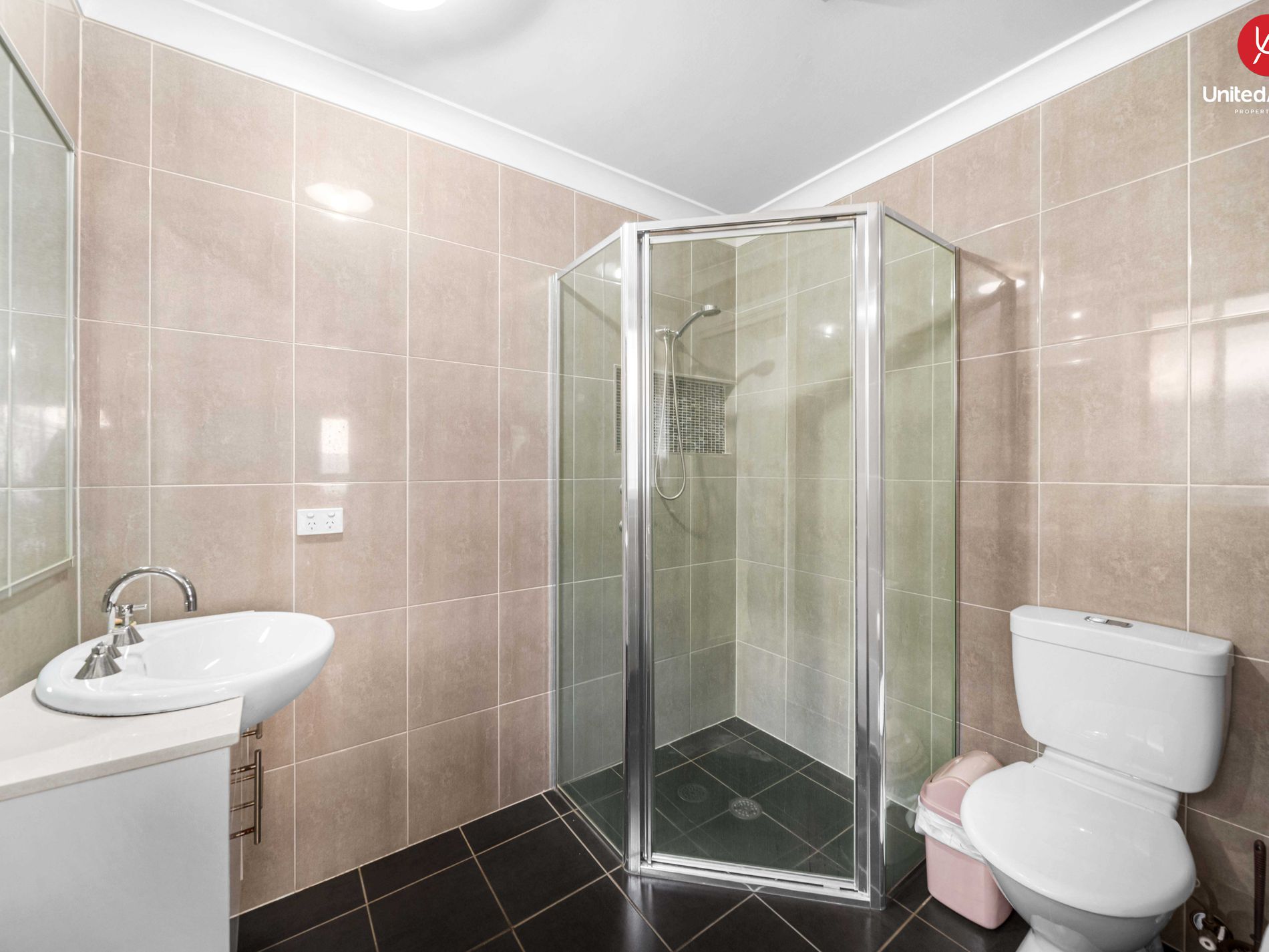 2 Shortbridge Avenue, Middleton Grange