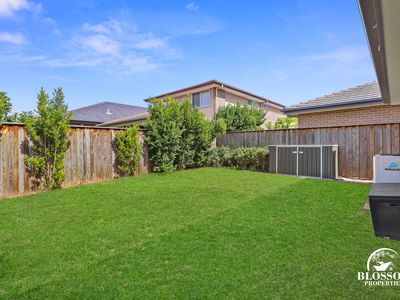 18  Sundowner Parkway (The Gables), Box Hill