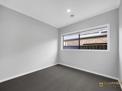 17 Rondo Drive, Manor Lakes