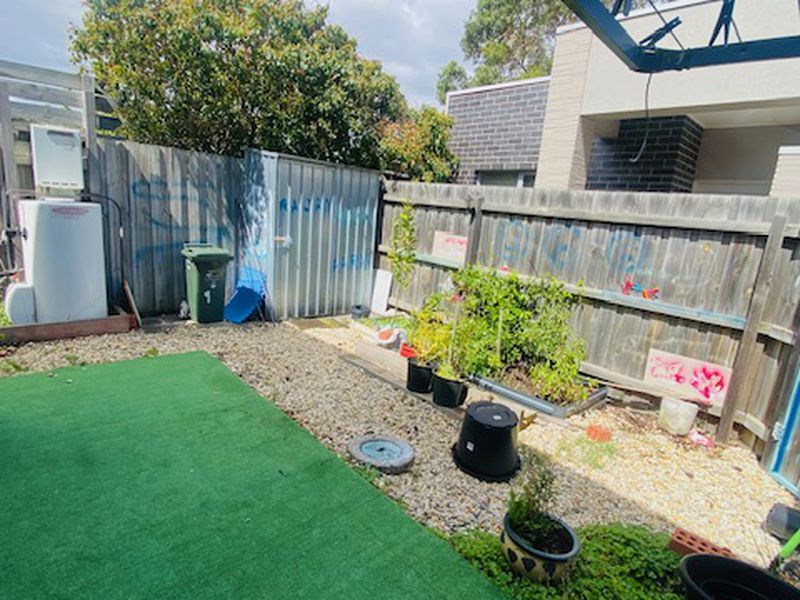 9 / 86-88 Royal Parade, Reservoir