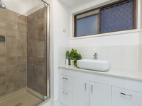 12 Loughrea Street, Tingalpa