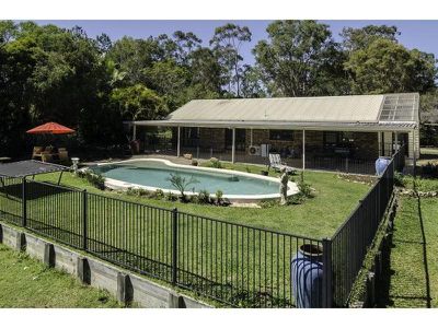 4 Illoura Place, Cooroibah