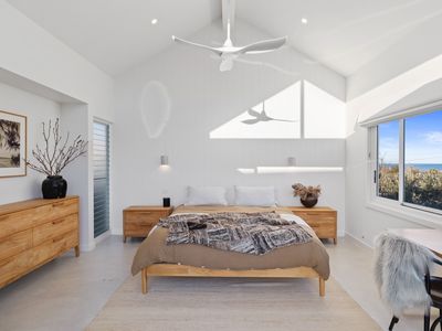 40 Sunset Strip, Manyana