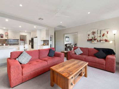 12 Village Court, Mansfield