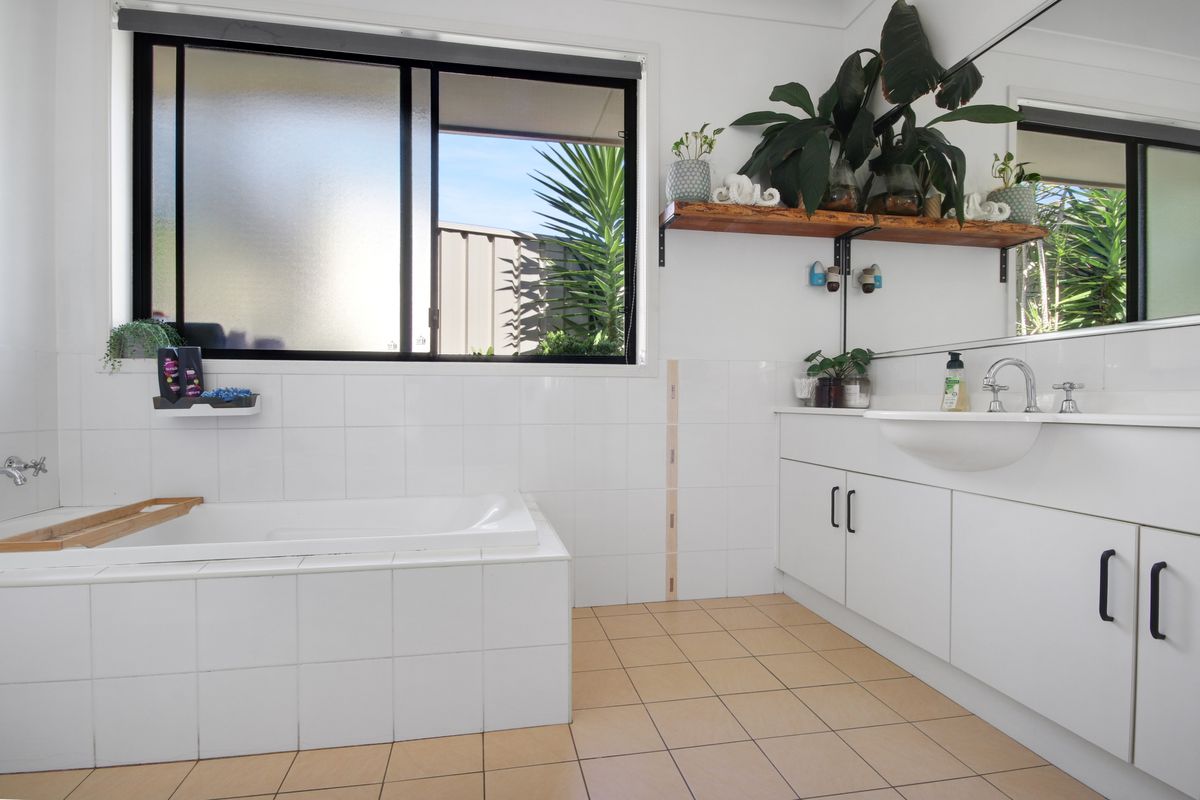 59 Warbler Crescent, North Narooma
