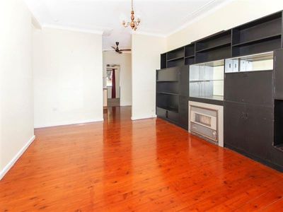 17 Leigh Cres, Unanderra