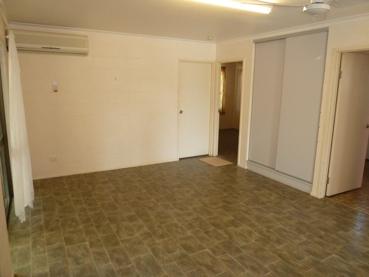 10 Goldview Street, Atherton