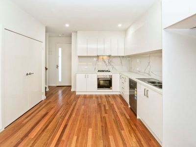 3/4 Dickens Street, Heidelberg Heights