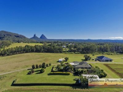 29 Roberts Road, Glass House Mountains