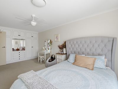 28 Holmes Crescent, Griffith