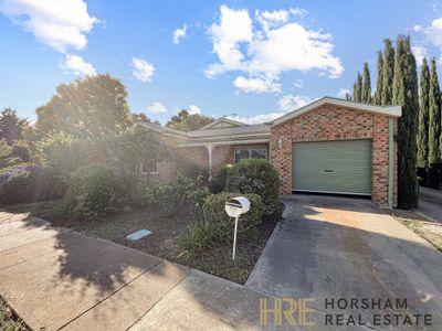 1 / 8 Dougherty Street, Horsham