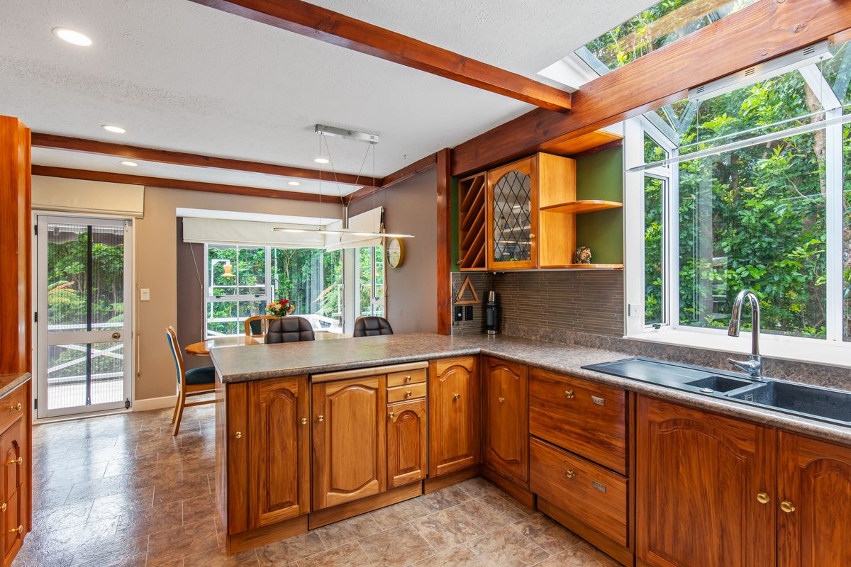 15B Kakariki Grove, Waikanae