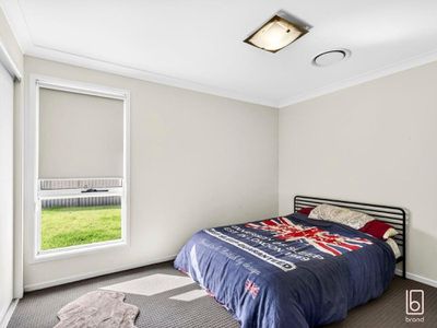 7 Minorca Circuit, Hamlyn Terrace