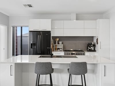 12 Roebuck Boulevard, Eglinton