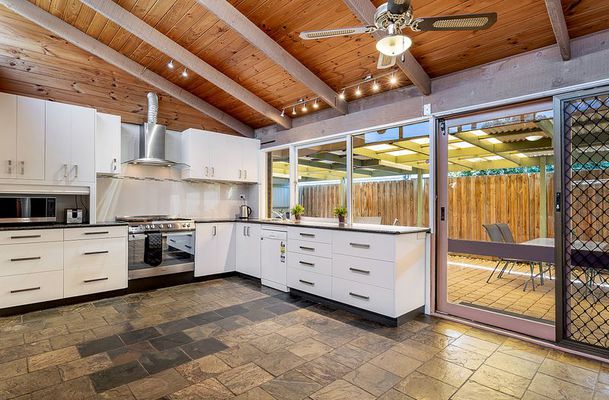 32 Bank Street, Craigieburn
