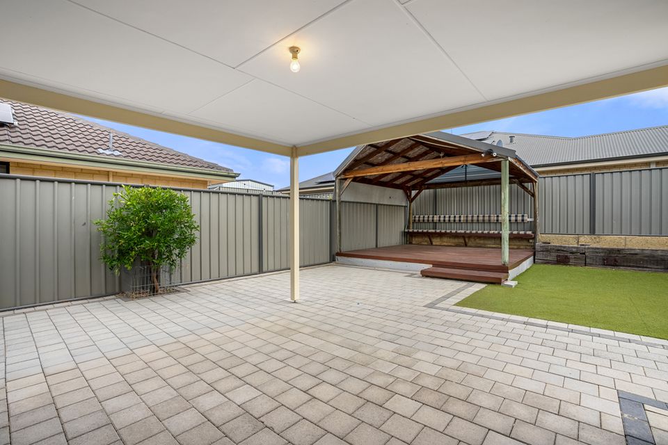 53 Colreavy Ramble, Baldivis