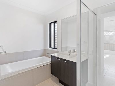 4 Fleming Street, Logan Reserve