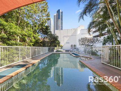 25 / 30 Marine Parade, Southport