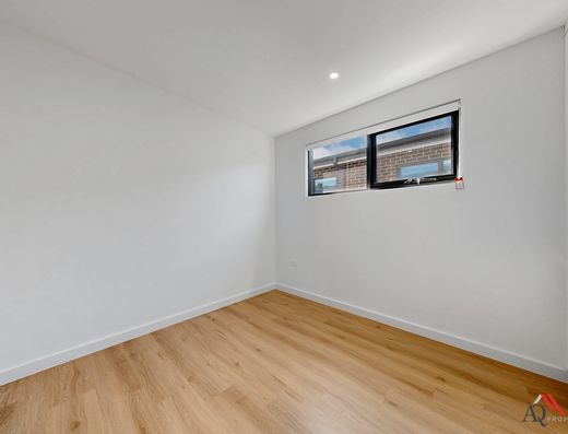 8A Wolumba St, Chester Hill