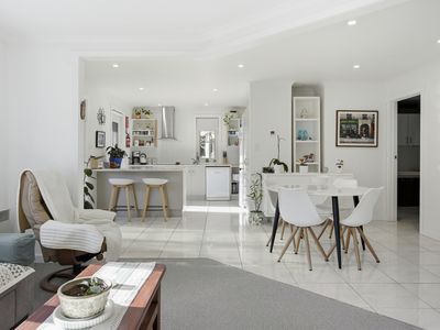 24 Longford Close, Longford