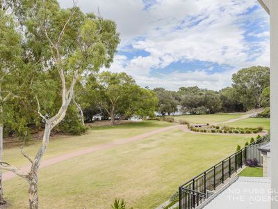 10 / 12 Loder Way, South Guildford