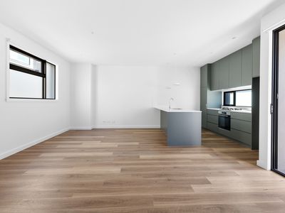 2 / 12 Irvine Crescent, Brunswick West