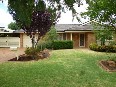 15 Lancaster Park Place, Dubbo